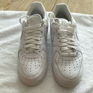 Barely worn White Nike Air Force 1